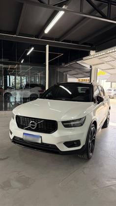VOLVO XC40 1.5 T5 RECHARGE R-DESIGN GEARTRONIC VOLVO XC40 1.5 T5 RECHARGE R-DESIGN GEARTRONIC